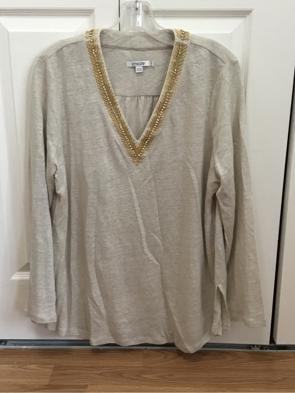 Chico's Cream Long Sleeve V-Neck Top with Gold Trim